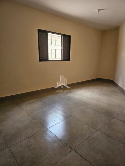 CASA A VENDA COM OTIMA LOCALIZAÇÃO