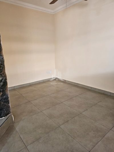 CASA A VENDA COM OTIMA LOCALIZAÇÃO