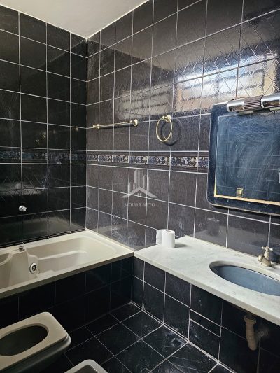 CASA A VENDA COM OTIMA LOCALIZAÇÃO