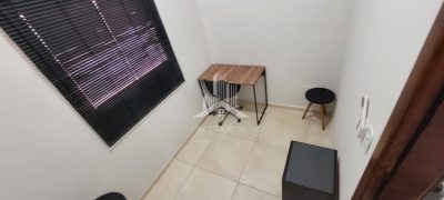 ALUGA-SE ESPAÇO PROFISSIONAL COM QUATRO SALAS - EXCELENTE LOCALIZAÇÃO!