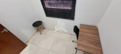 ALUGA-SE ESPAÇO PROFISSIONAL COM QUATRO SALAS - EXCELENTE LOCALIZAÇÃO!