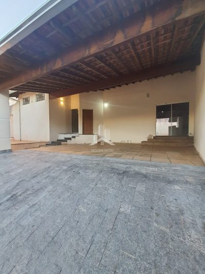 CASA PARA VENDA OU LOCAÇÃO JARDIM ARIANO