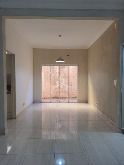 CASA PARA VENDA OU LOCAÇÃO JARDIM ARIANO
