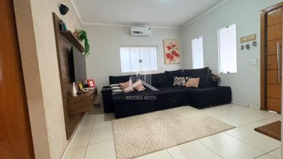CASA COM 3 DORMITORIOS À VENDA NO JD SANTA LUCIA