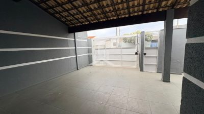 CASA COM 3 DORMITORIOS À VENDA NO JD SANTA LUCIA