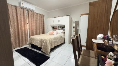 CASA COM 3 DORMITORIOS À VENDA NO JD SANTA LUCIA