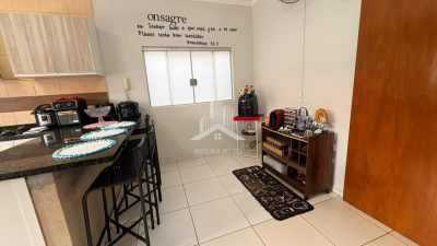 CASA COM 3 DORMITORIOS À VENDA NO JD SANTA LUCIA