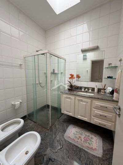 CASA DE ALTO PADRÃO PARA VENDA - ENCONTRO PERFEITO ENTRE SOFISTICAÇÃO, CONFORTO E LOCALIZAÇÃO!
