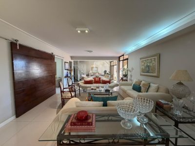 CASA DE ALTO PADRÃO PARA VENDA - ENCONTRO PERFEITO ENTRE SOFISTICAÇÃO, CONFORTO E LOCALIZAÇÃO!