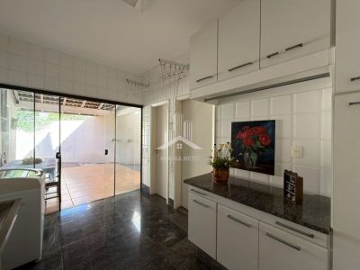 CASA DE ALTO PADRÃO PARA VENDA - ENCONTRO PERFEITO ENTRE SOFISTICAÇÃO, CONFORTO E LOCALIZAÇÃO!