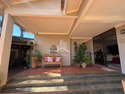 CASA DE ALTO PADRÃO PARA VENDA - ENCONTRO PERFEITO ENTRE SOFISTICAÇÃO, CONFORTO E LOCALIZAÇÃO!