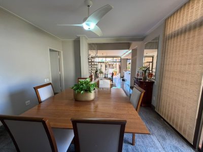 CASA DE ALTO PADRÃO PARA VENDA - ENCONTRO PERFEITO ENTRE SOFISTICAÇÃO, CONFORTO E LOCALIZAÇÃO!