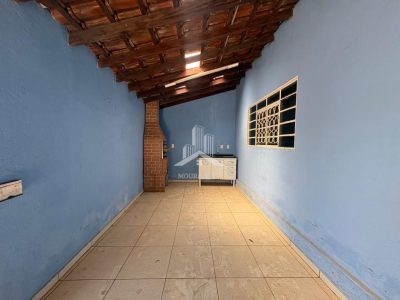 CASA com 03 quartos para VENDA