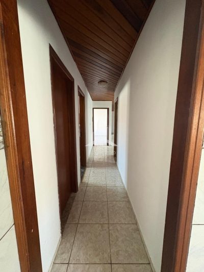 CASA com 03 quartos para VENDA