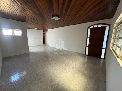 CASA com 03 quartos para VENDA
