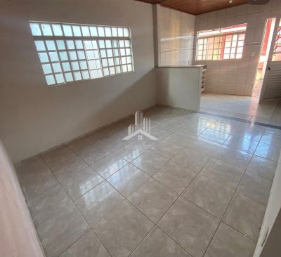 CASA COM 3 DORMITORIOS À VENDA NO RES HENRIQUE BERTIN (BOM VIVER)