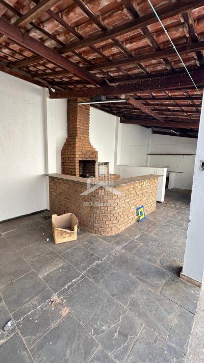 CASA COM 3 DORMITORIOS À VENDA NO RES HENRIQUE BERTIN (BOM VIVER)