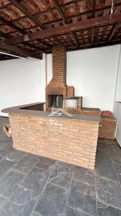 CASA COM 3 DORMITORIOS À VENDA NO RES HENRIQUE BERTIN (BOM VIVER)