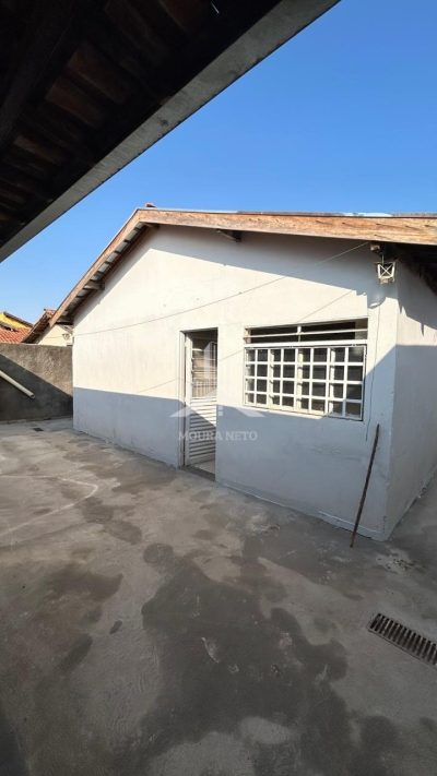 CASA COM 3 DORMITORIOS À VENDA NO RES HENRIQUE BERTIN (BOM VIVER)