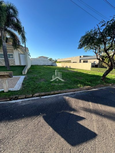TERRENO À VENDA-CONDOMINIO RESIDENCIAL BELLAGIO (15x40))