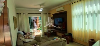 Bela Casa Ótima Localização