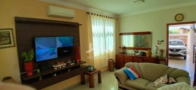 Bela Casa Ótima Localização